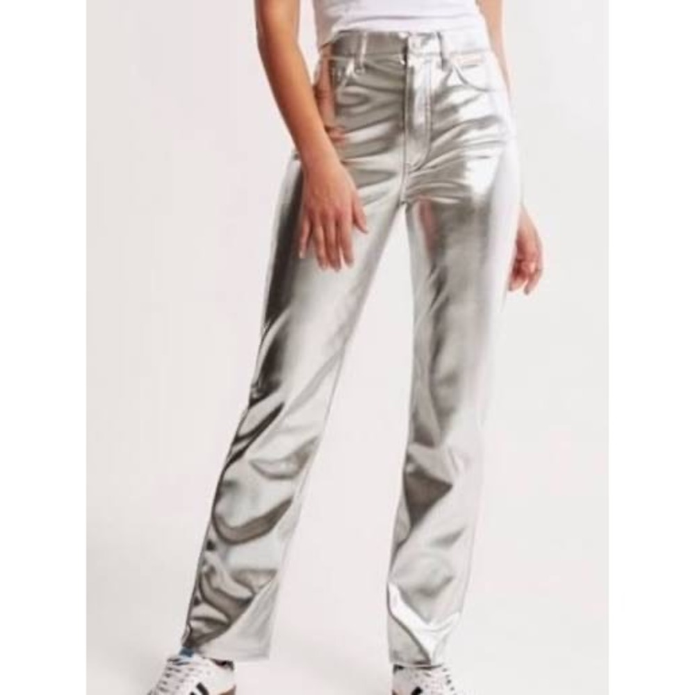 Abercrombie & Fitch Curve Love 90s Straight Ultra High Rise Silver Metallic 28 6